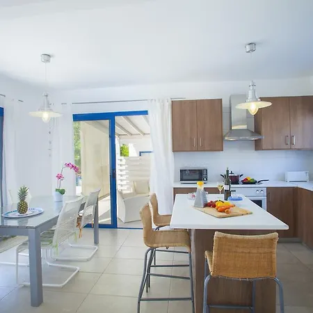 Villa Nicol 4 *