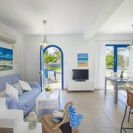 Villa Nicol 4 *