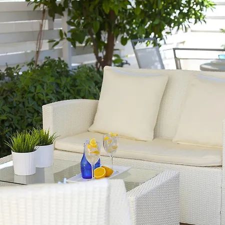 Villa Nicol 4 *